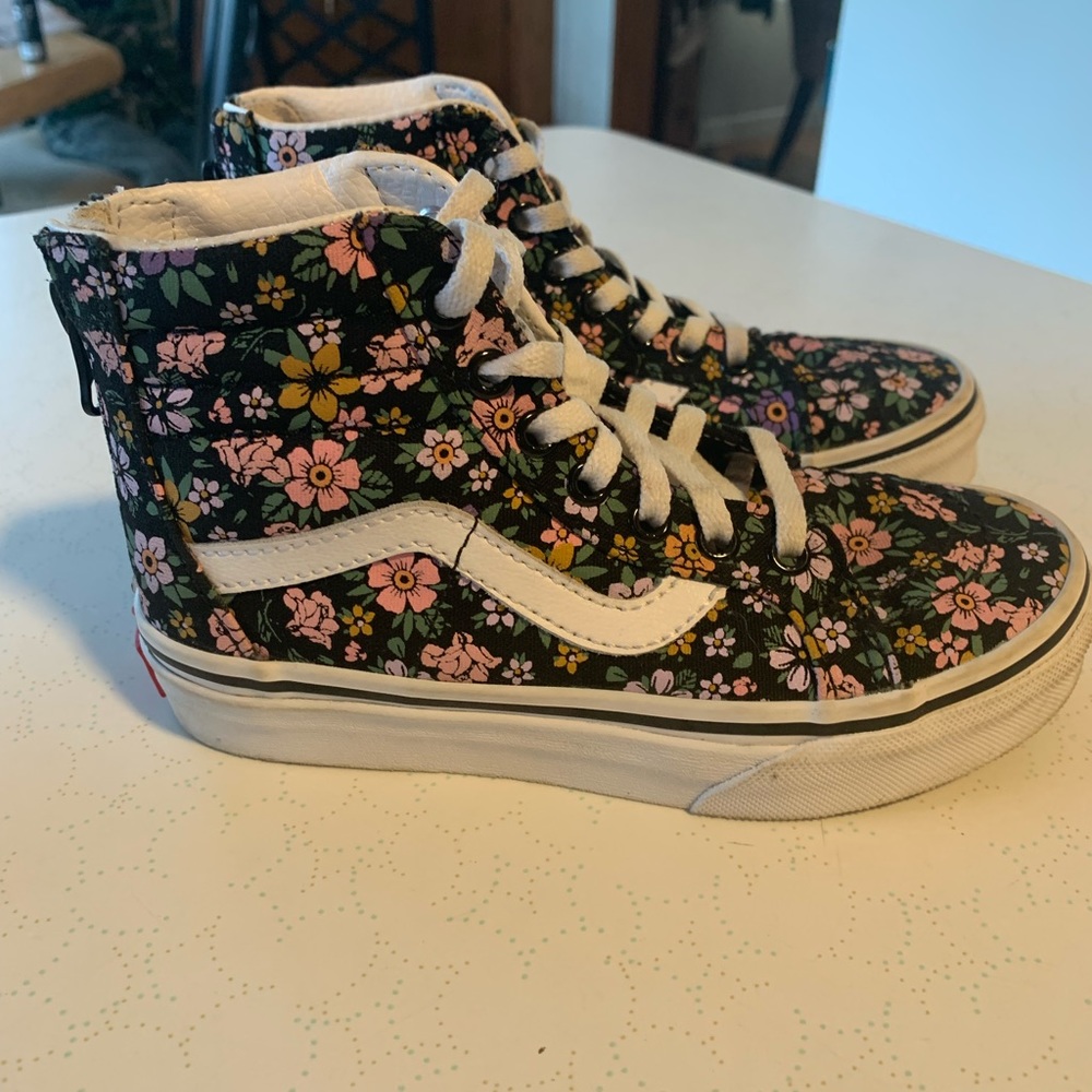 NWOT Girls floral Vans high tops